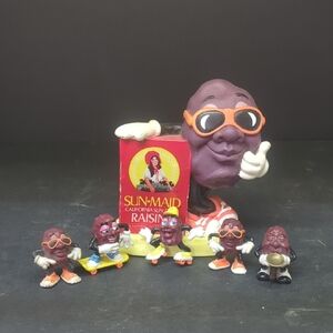 1987 CALRAB CALIFORNIA RAISINS BANK SUN-MAID sunmaid & ADVERTISING FIGUREs